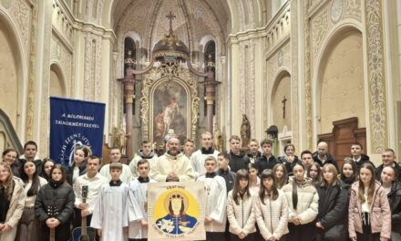 Мукачево: у катедрі вшанували святого покровителя католицького гуртожитку