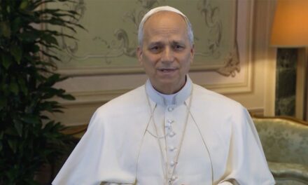 Папа Лев XIV до молоді: не бійтеся жити Євангелієм