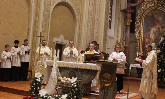 Єпископ Микола Лучок: святкуючи Різдво, приймімо Ісуса до свого серця