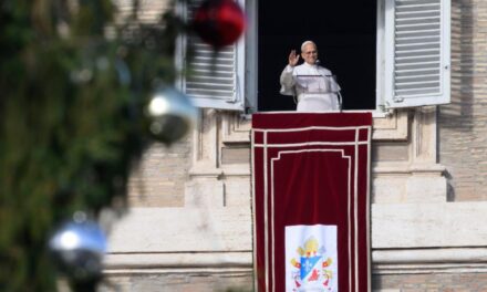 Папа: молімося, щоб всі діти могли жити в мирі