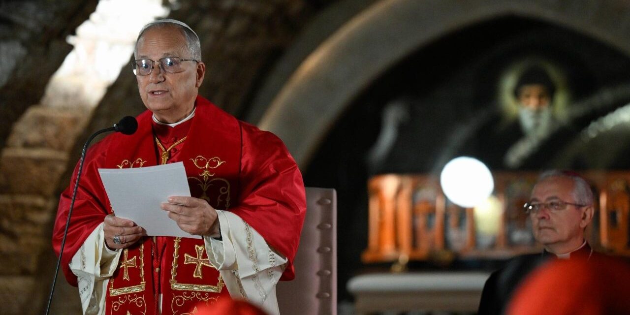 Папа здійснив паломництво до святого Шарбеля: мир потребує навернення сердець