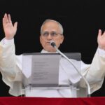 Папа: не переставаймо молитися за мир; мир починається з гідності