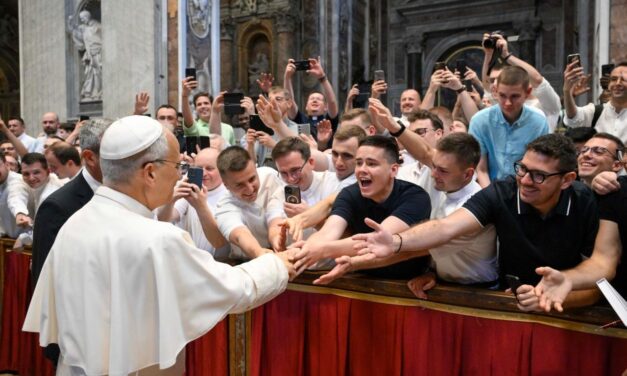 «Внутрішнє відкриття Божого дару». Папа на день молитви за покликання