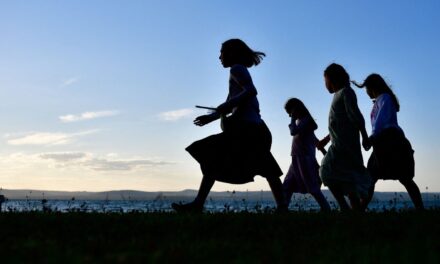 Наступний Всесвітній день мігранта і біженця присвячений неповнолітнім