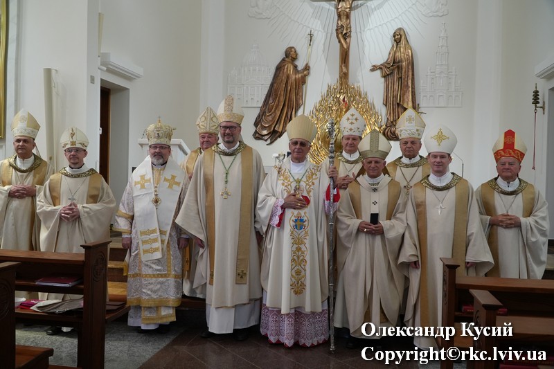 Єпископ Микола Лучок на Ювілейних відзначеннях 25 річчя візиту Папи до України