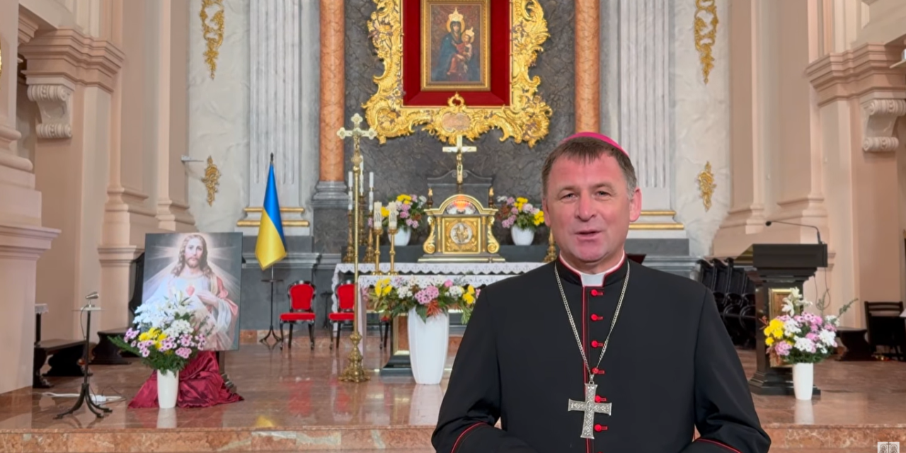 Єпископ Гончарук: триваймо у безперервній молитві Розарію
